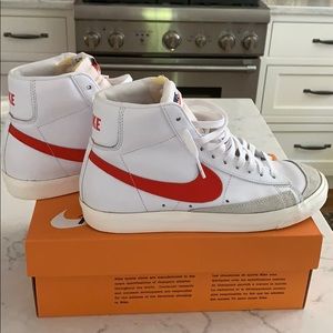 Nike Vintage Blazer Mid ‘77 in habanero red, men 7